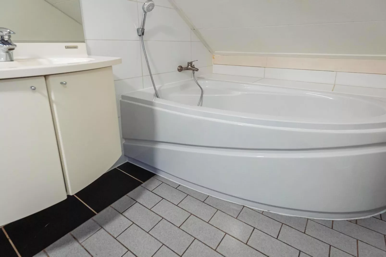 16 - Persons Family bungalow - Badkamer