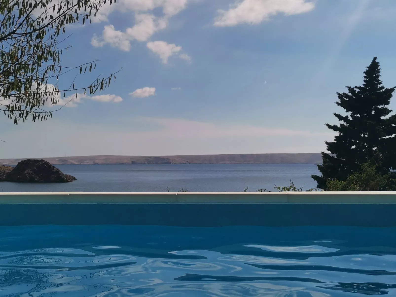 Mit Pool in Lukovo Sugarje - Buiten