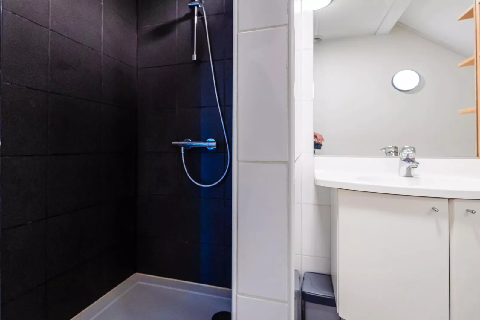 16 - Persons Family bungalow - Badkamer