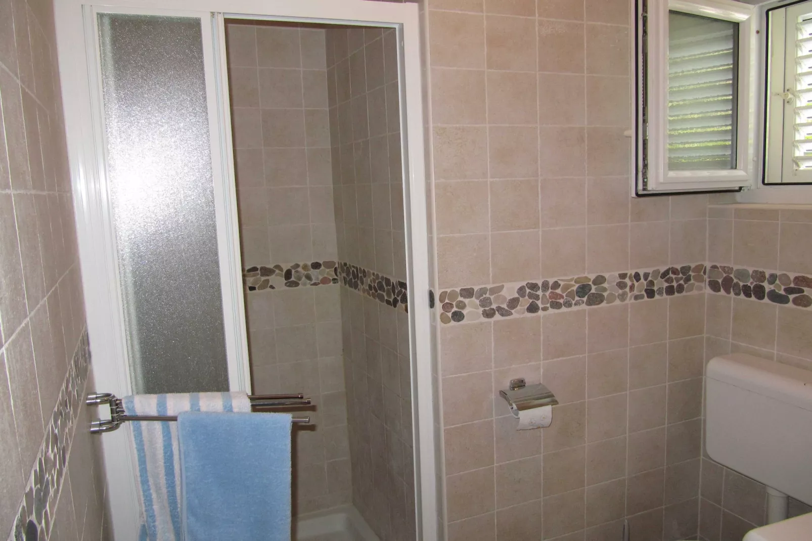 Beach House Nono - Four Bedroom Villa with Swimming Pool - Badkamer