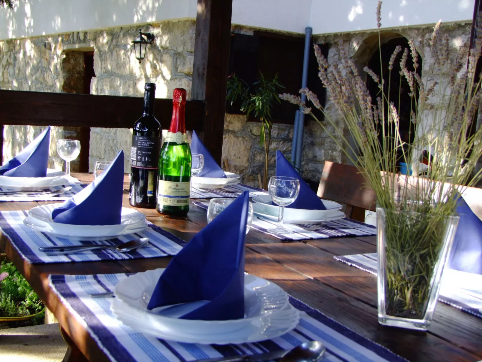 Mit Pool in Lukovo Sugarje - Buiten