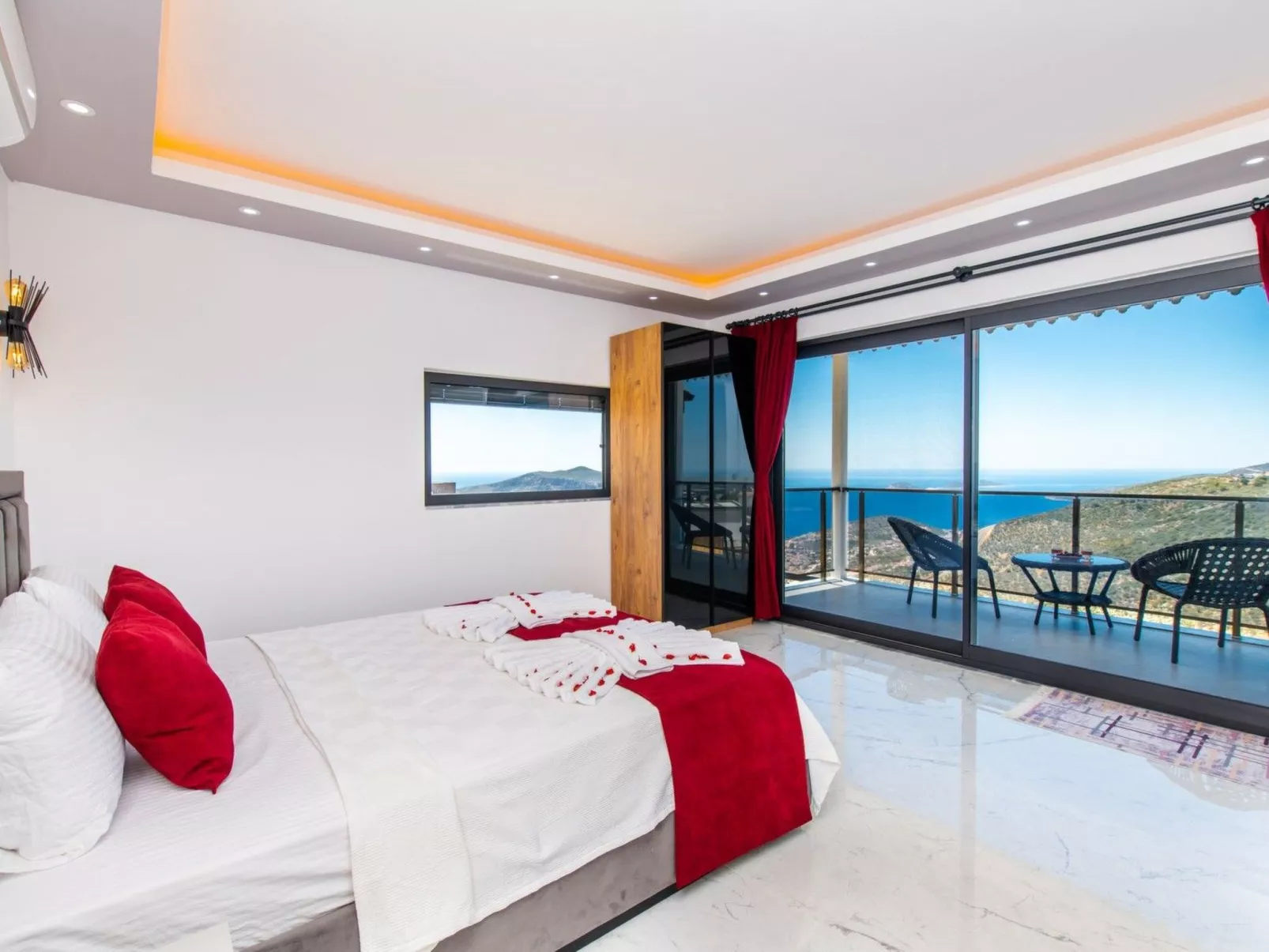 Villa Bajon mit Infinitypool und Meerblick - Binnen