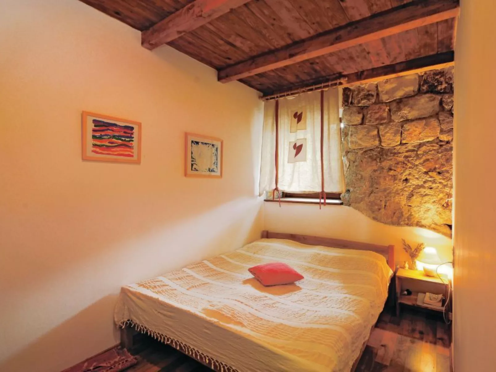 Mit Pool in Lukovo Sugarje - Binnen