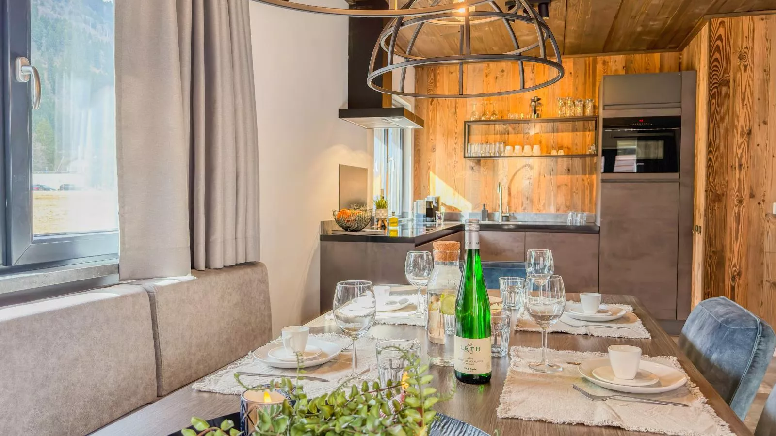 Alpenruhe - Eetkamer