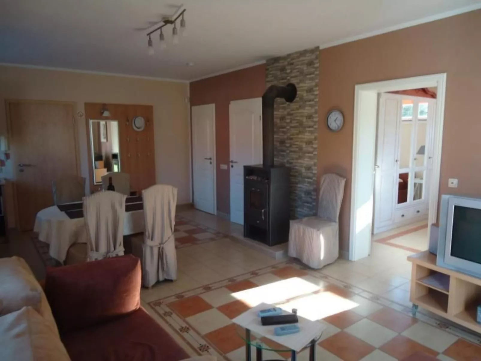 Charmantes Appartement in Rowy mit Grill, Garten - Binnen