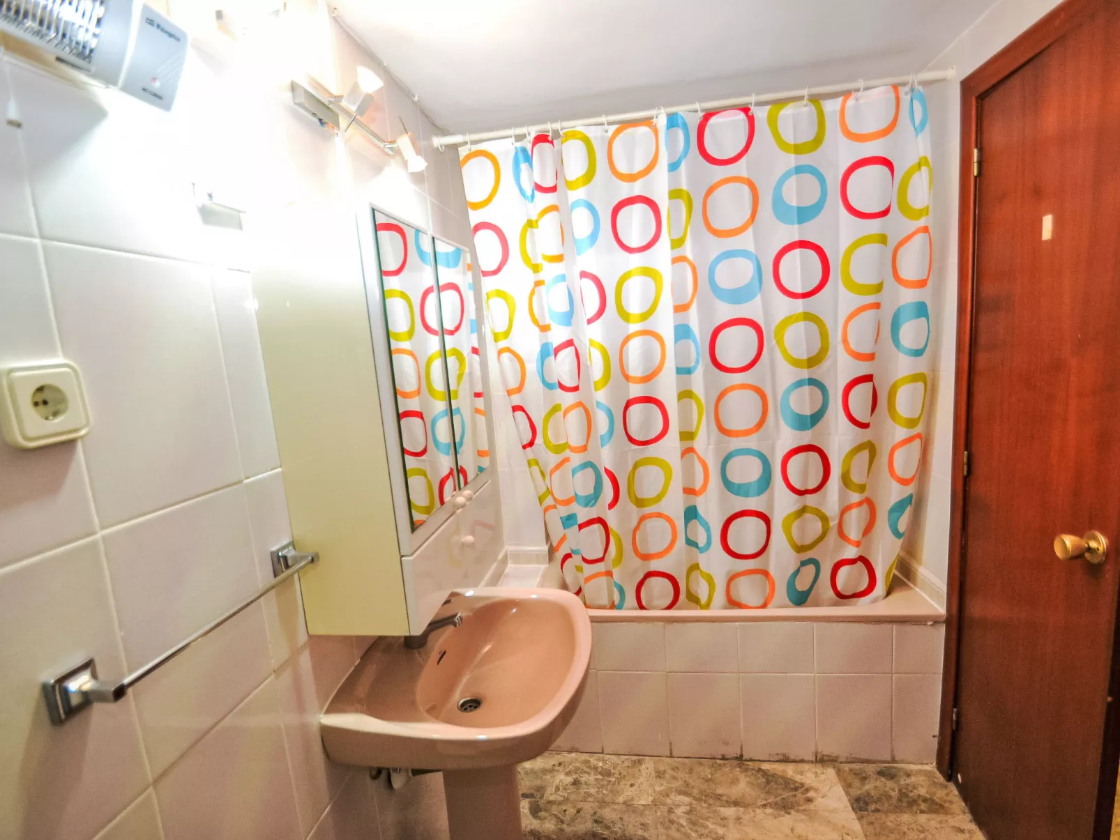 Cala Dorada - Binnen