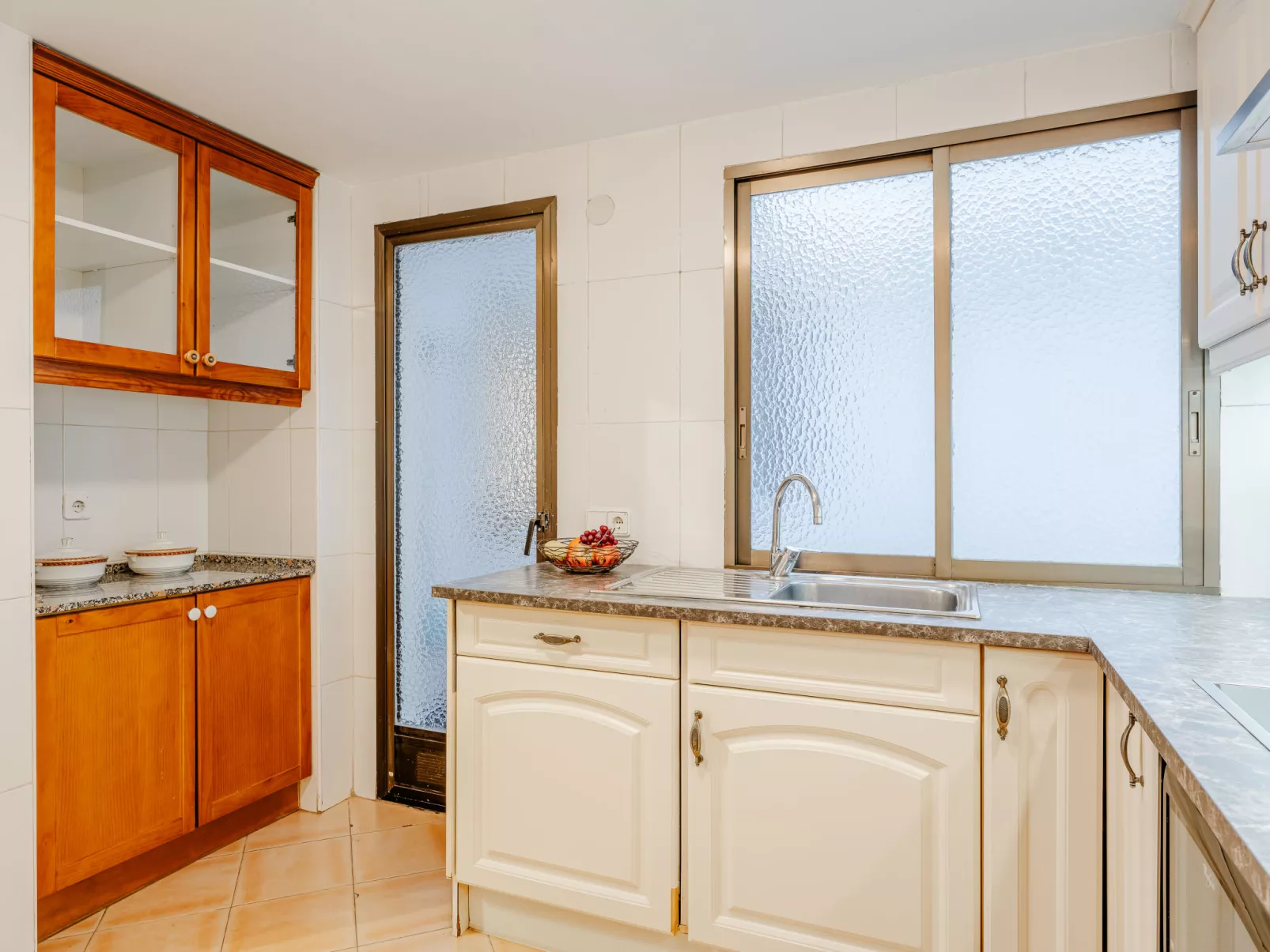 Puerto Javea - Binnen