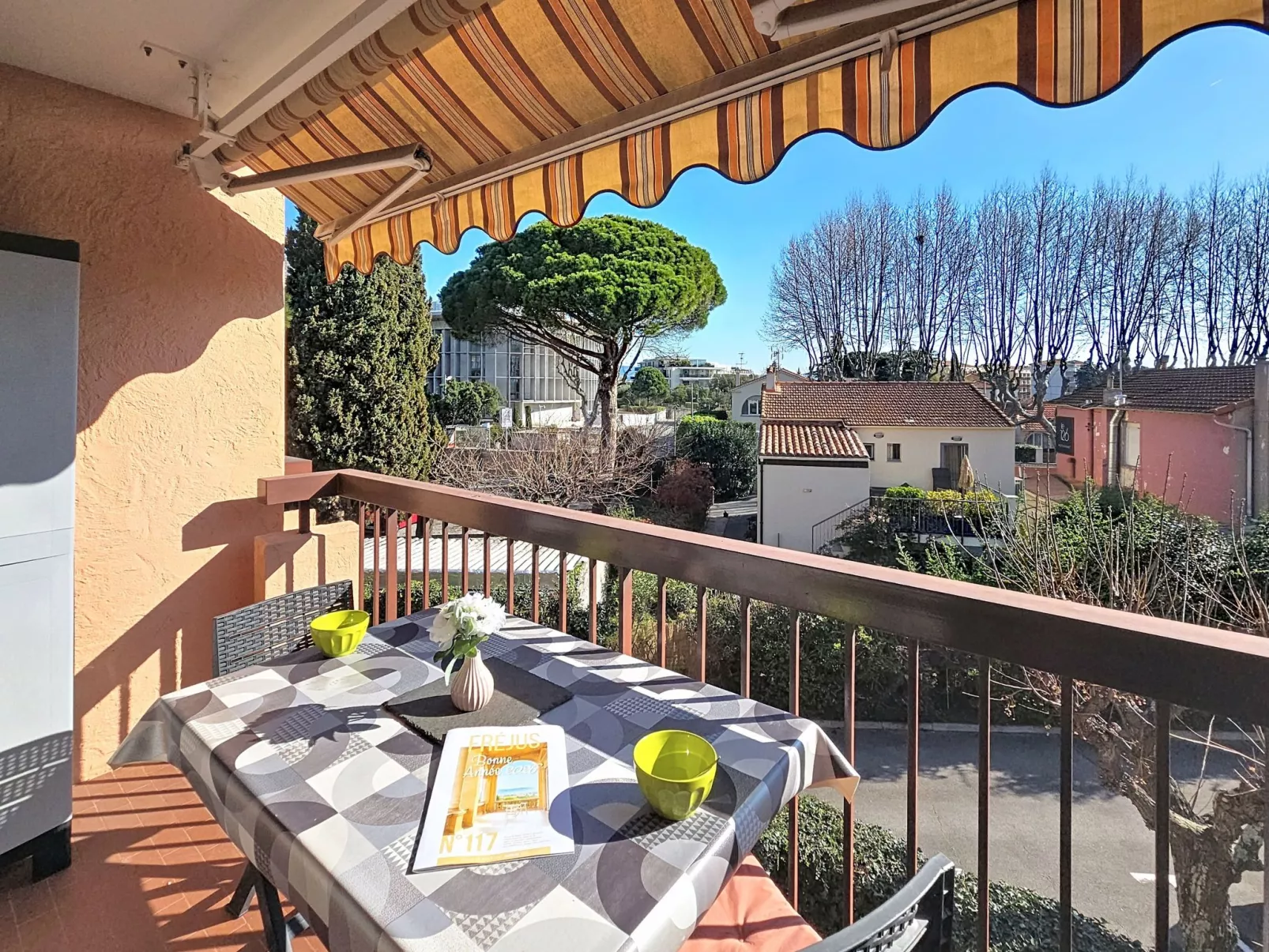 Les Flamants Roses - Buiten