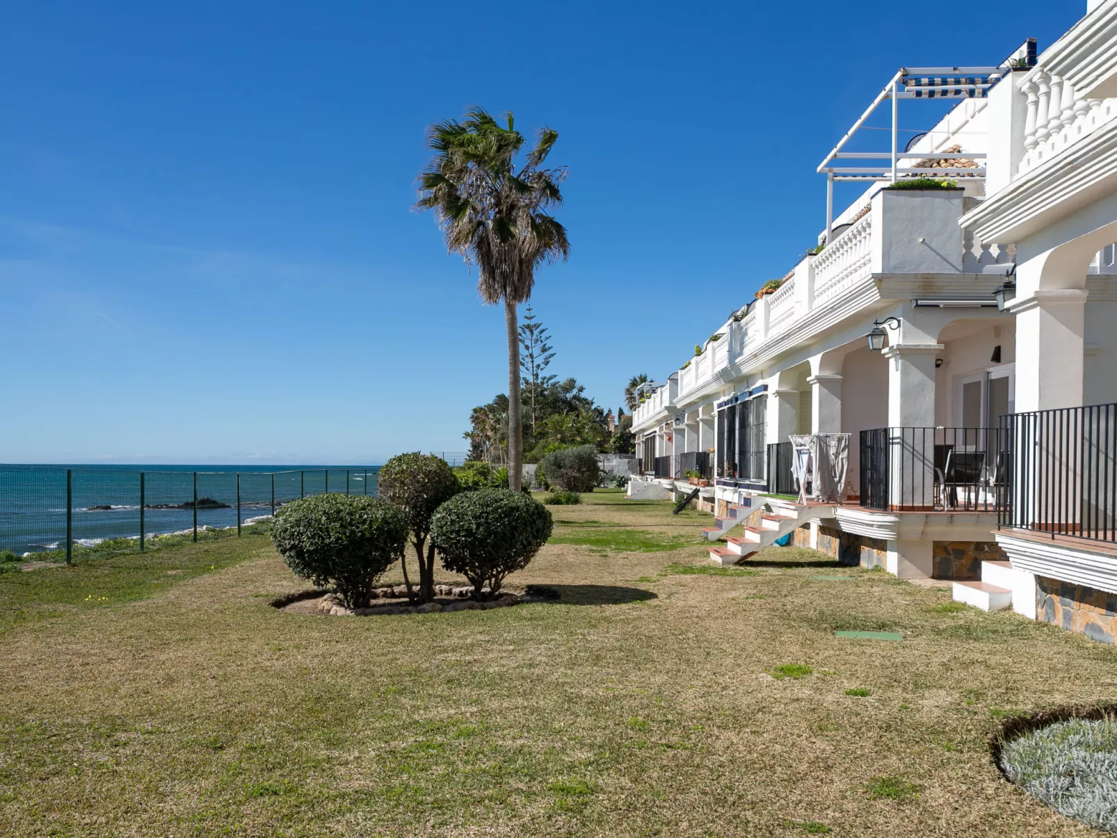 El Faro on the Beach - Buiten