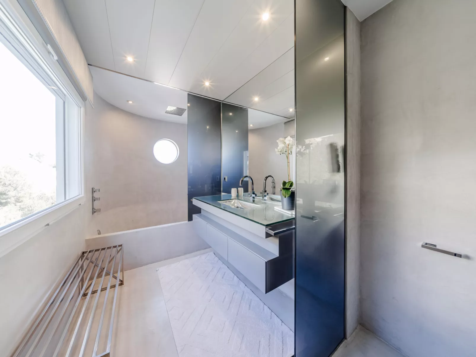 Tintorera Mar Azul - Binnen