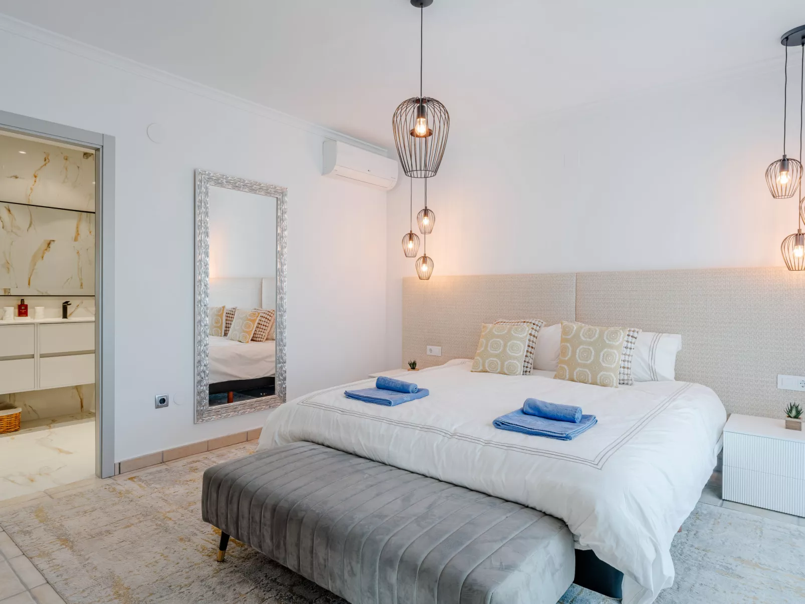 Tintorera Mar Azul - Binnen