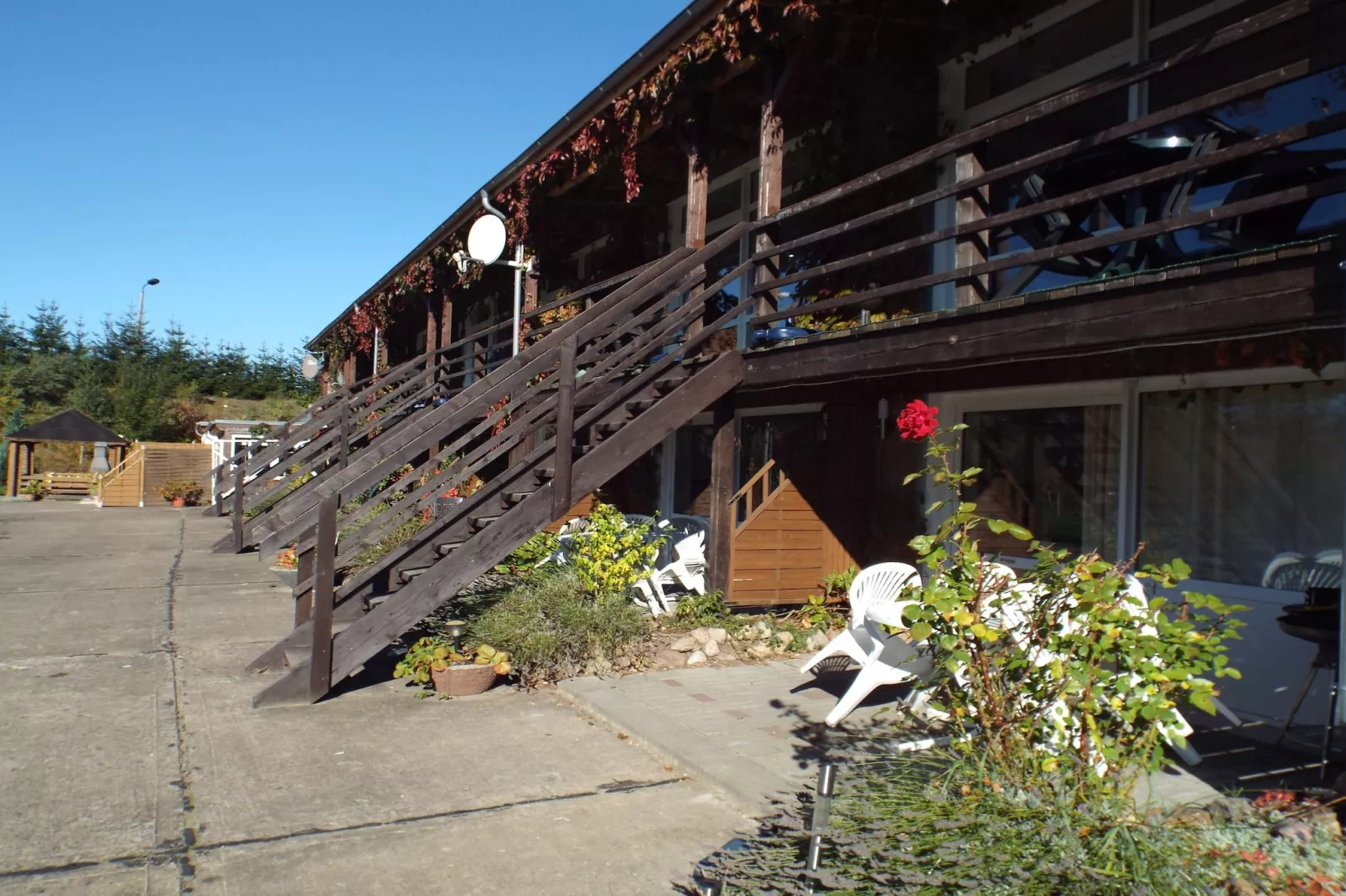 Fewo 01 6 P OG - Buitenkant zomer