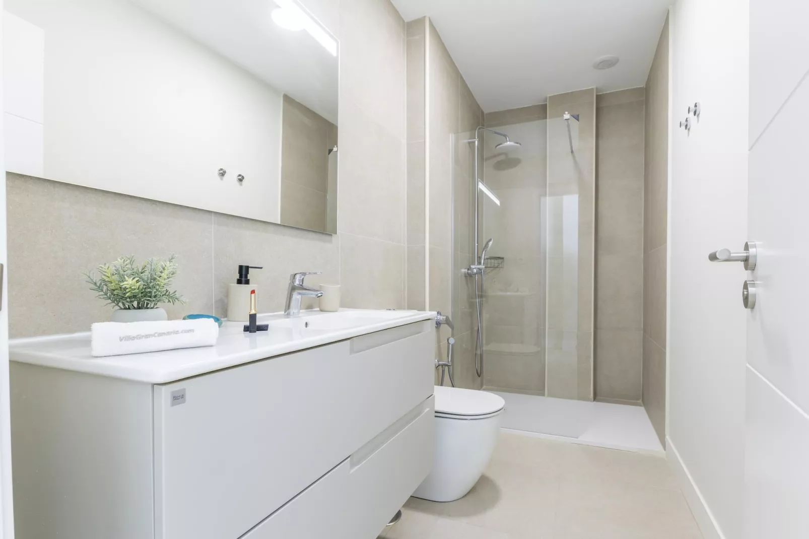 BRISAMAR III										 - Badkamer