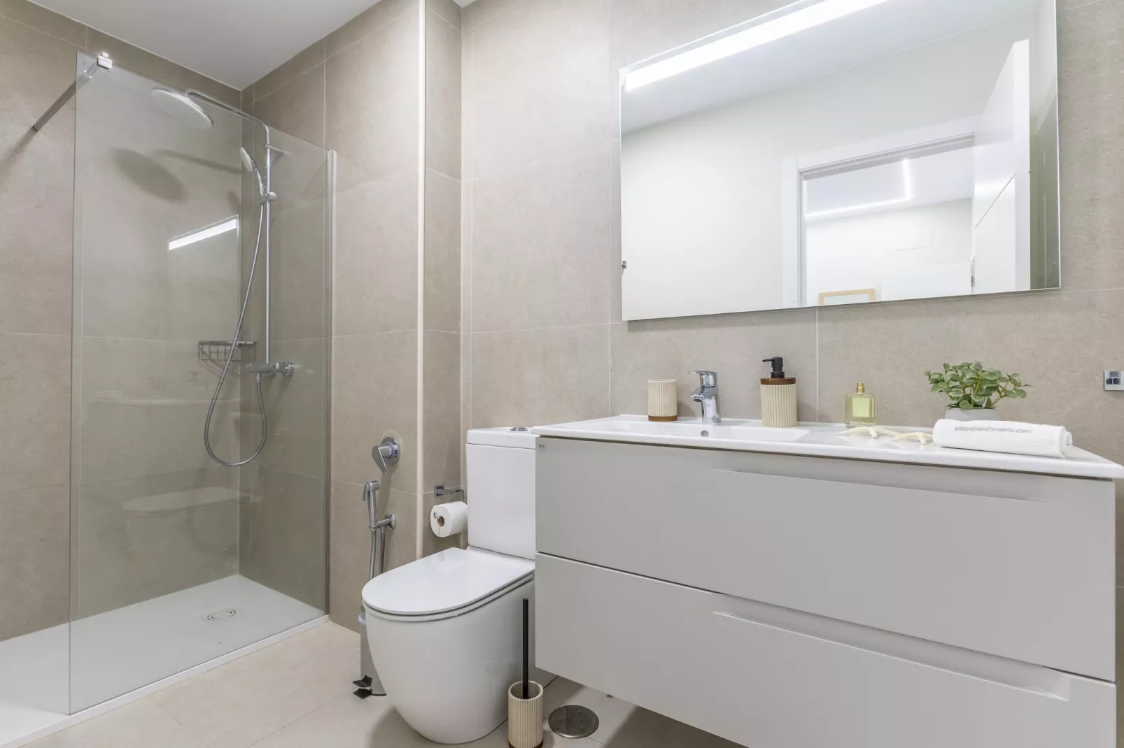 BRISAMAR V										 - Badkamer