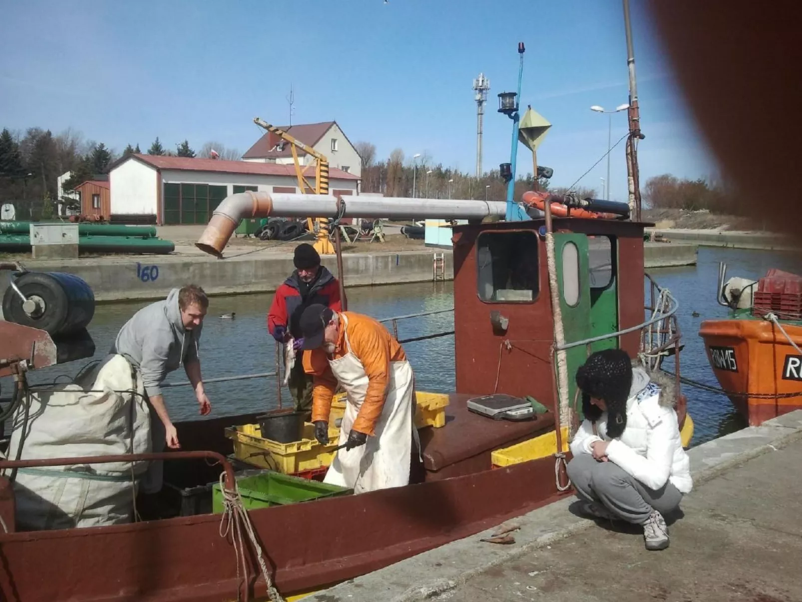 Wohnung in Rowy mit Grill, Terrasse, Parkplatz u - Buiten