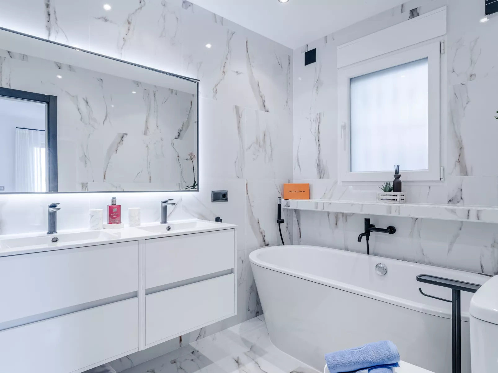 Tintorera Mar Azul - Buiten