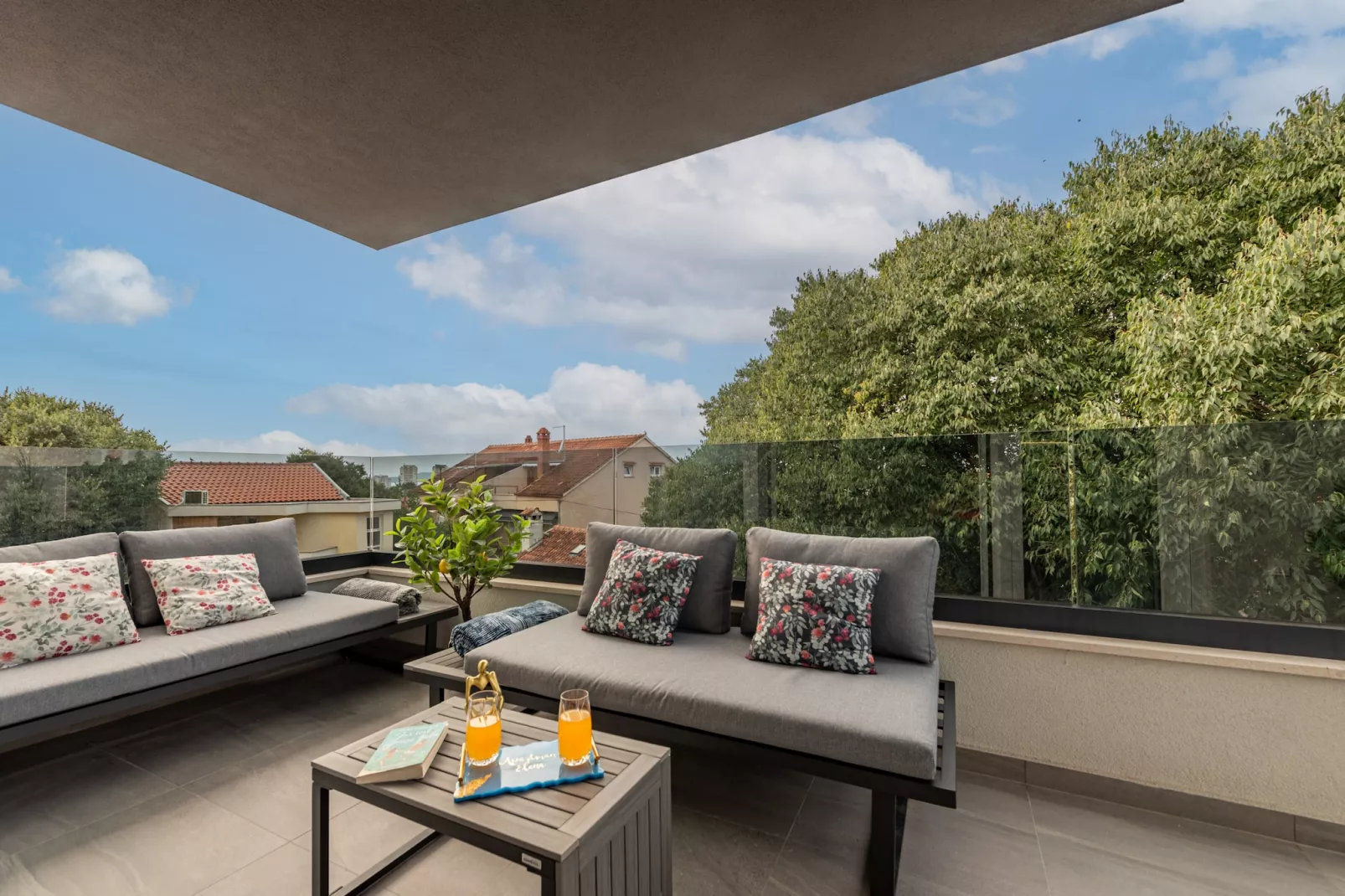 Deluxe apartment Anelle with jacuzzi - Terrasbalkon