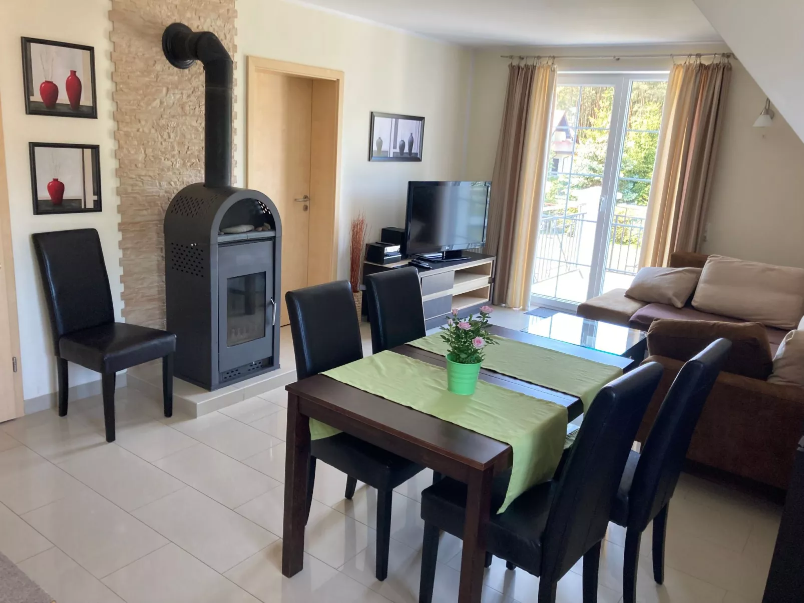 Wohnung in Rowy mit Grill, Terrasse, Parkplatz u - Binnen