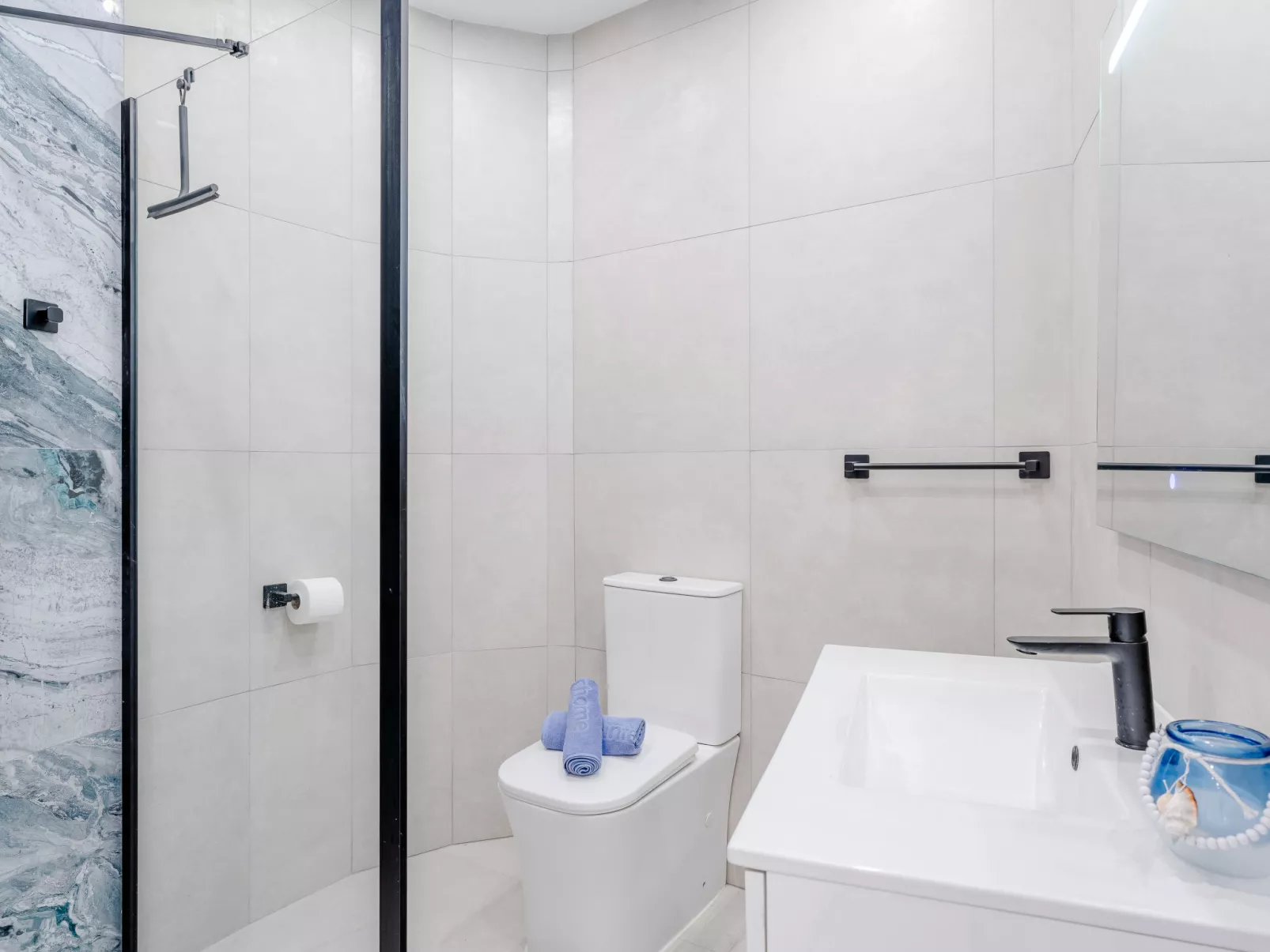 Tintorera Mar Azul - Binnen