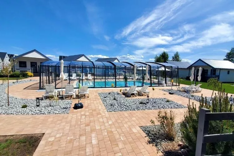 Domki wakacyjne przy basenie Jarosławiec - Zwembad