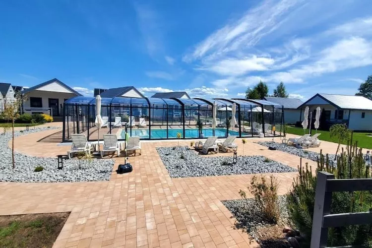 Domki wakacyjne przy stawie Jarosławiec - Zwembad