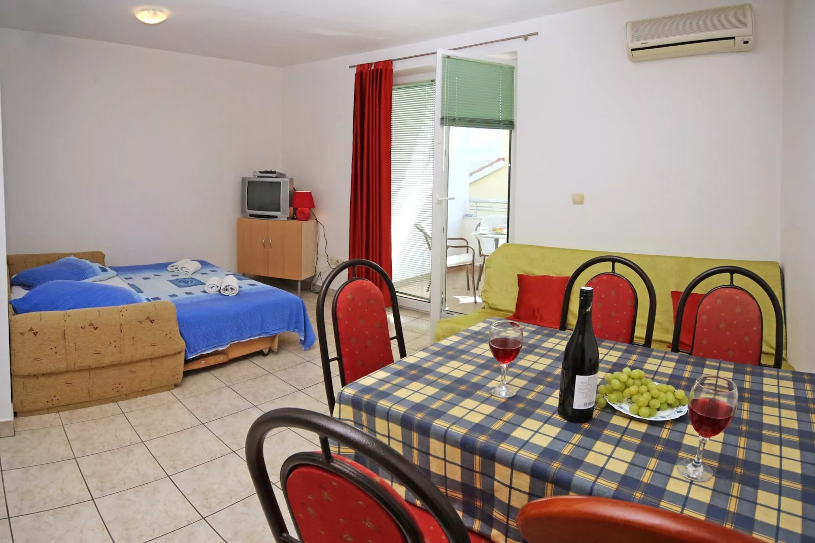 Apartments & Rooms Villa Petra -  One Bedroom Apartment with Balcony and Sea View (A4)