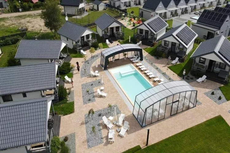 Domki wakacyjne przy basenie Jarosławiec