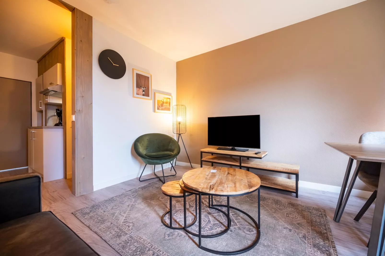 Apartment First Floor - Woonkamer