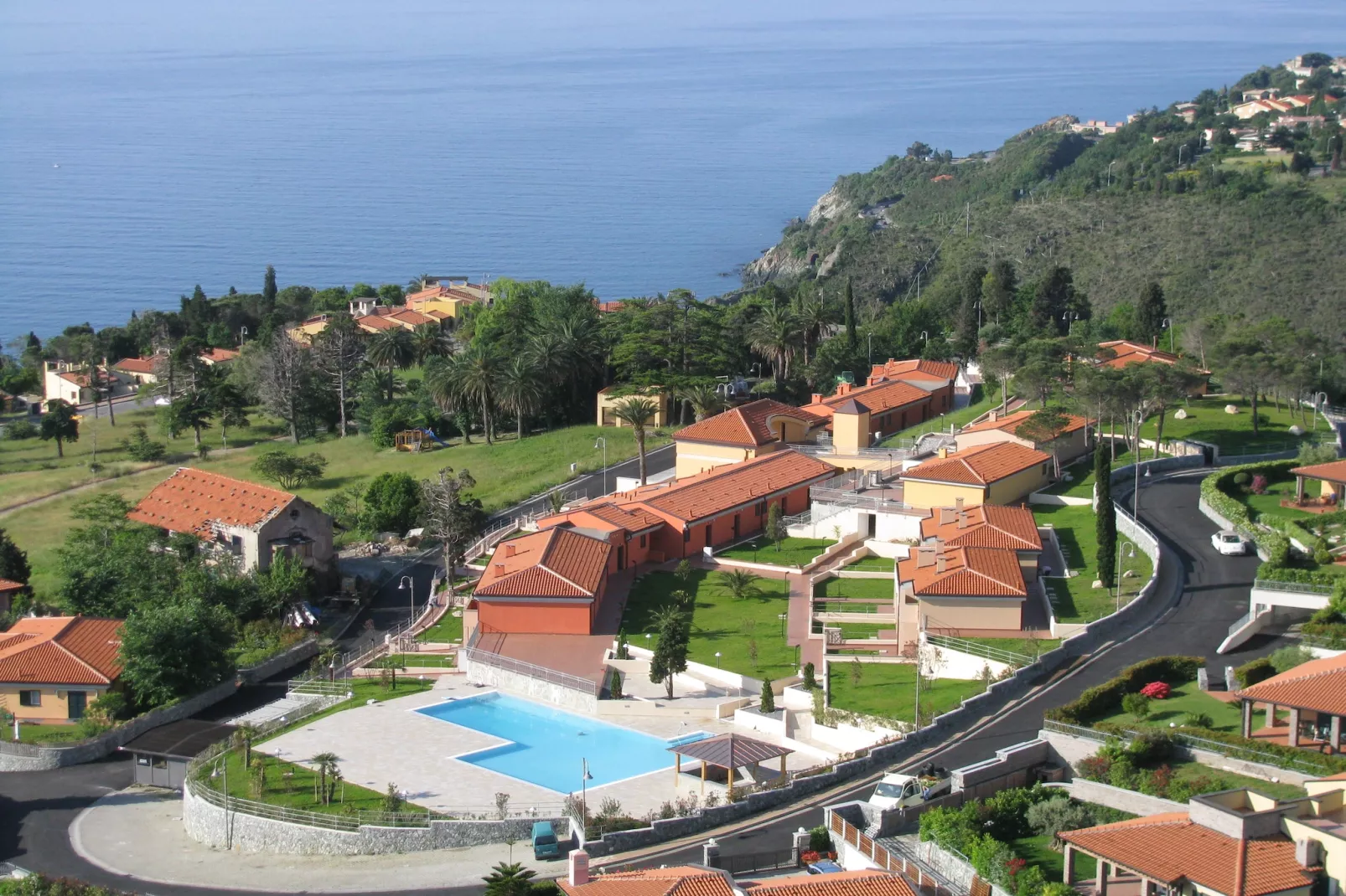 RESIDENCE VILLA BEUCA COGOLETO - TWO-ROOM APARTMENT 2 PAX B2 - Buitenkant zomer