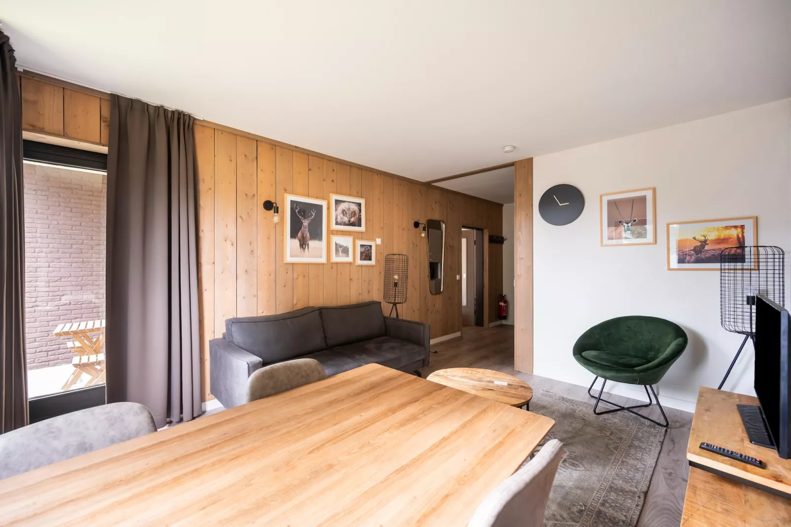 Apartment Second Floor - Eetkamer