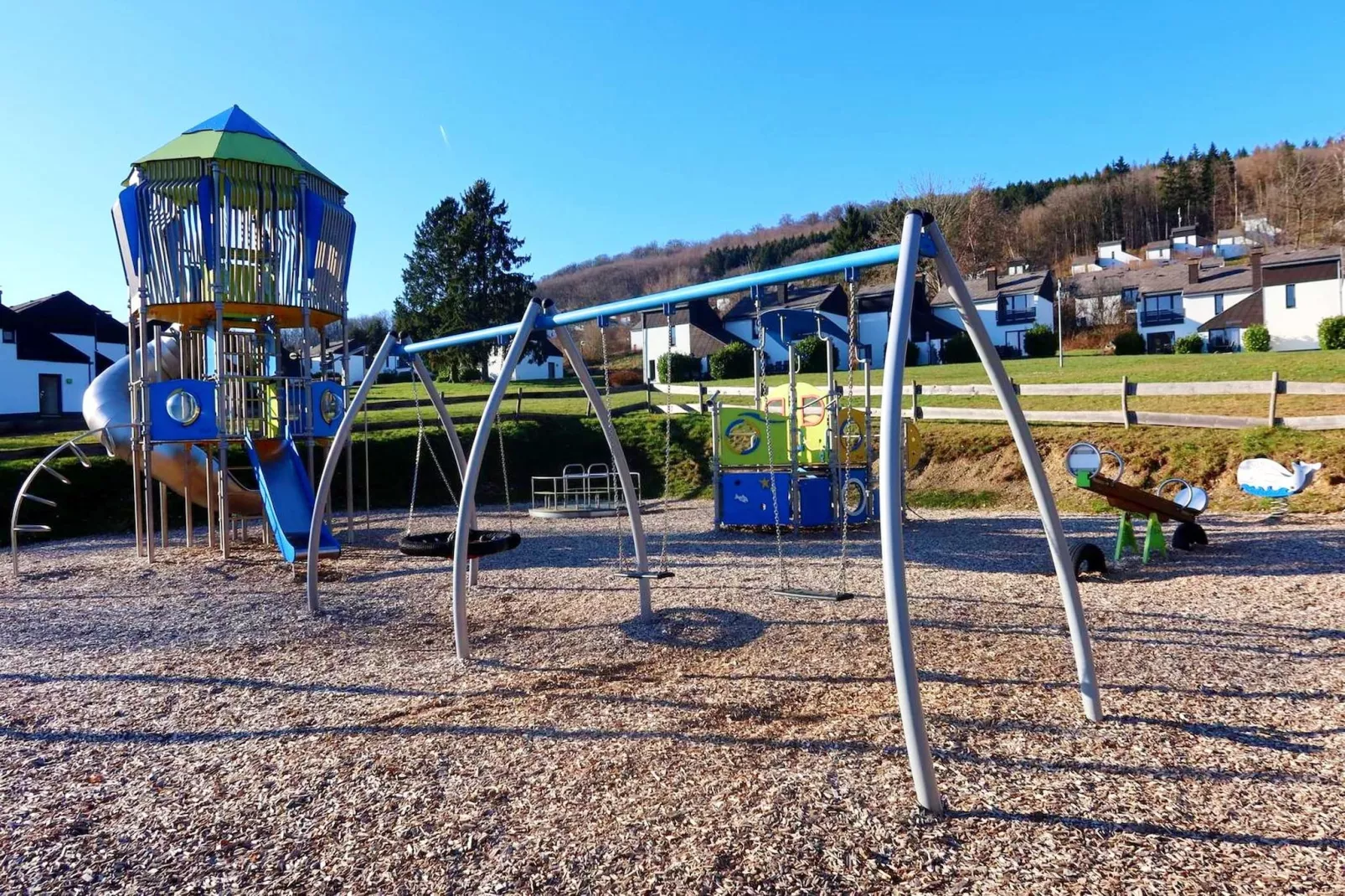 Apartment First Floor - Tuinen zomer