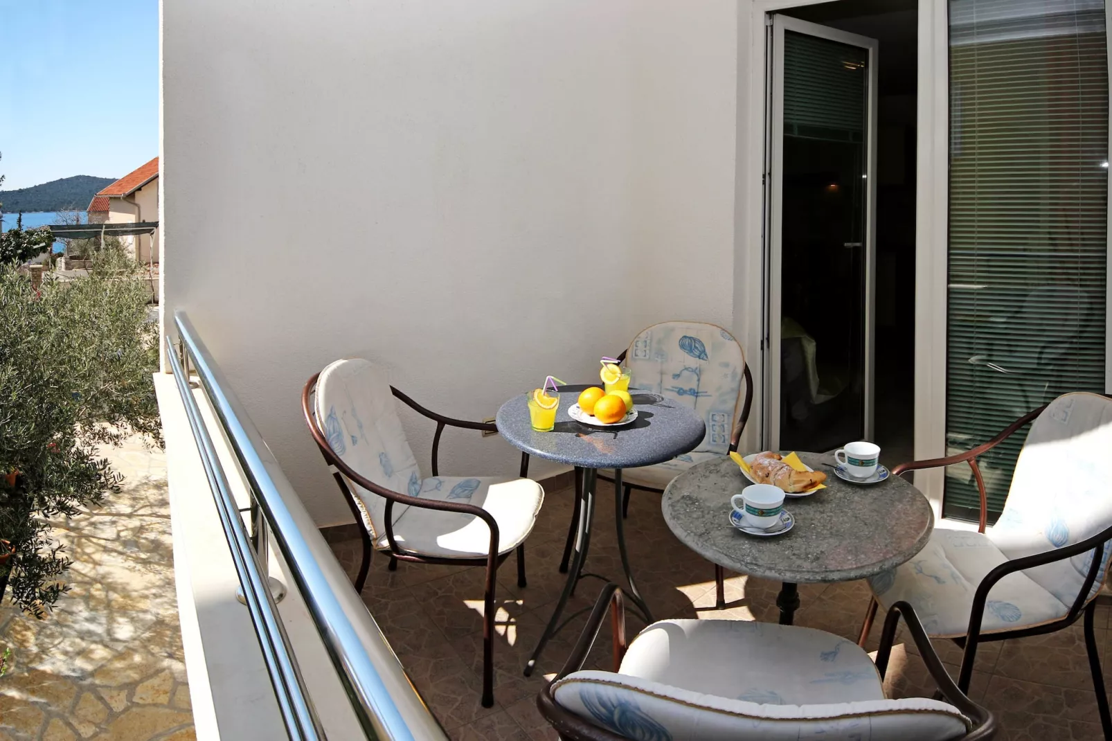 Apartments & Rooms Villa Petra -  One Bedroom Apartment with Balcony and Sea View (A4) - Terrasbalkon