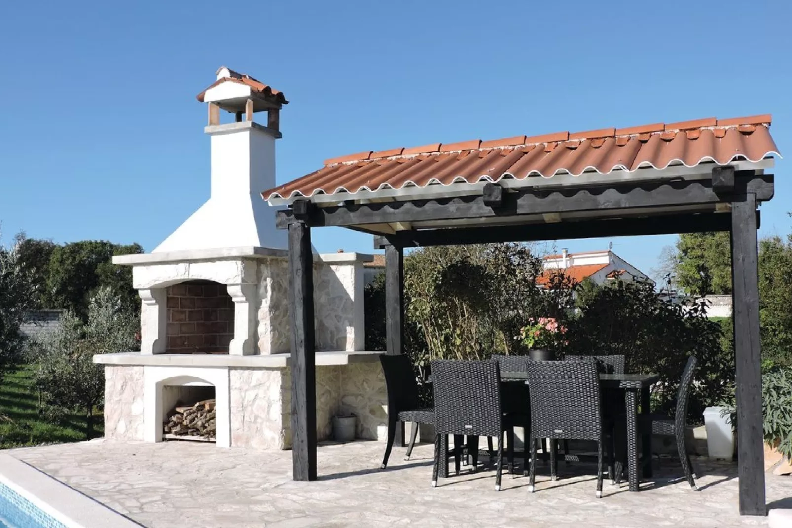 Villa Gea - Three Bedroom Villa with Swimming Pool