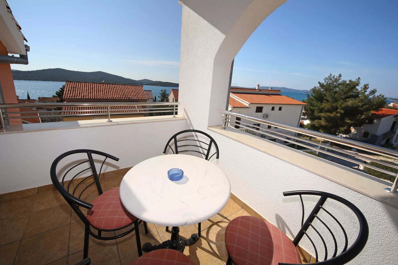 Apartments & Rooms Villa Petra -  One Bedroom Apartment with Balcony and Sea View (A4) - Terrasbalkon