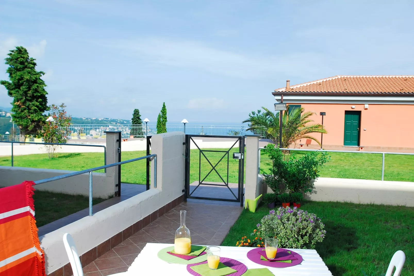 RESIDENCE VILLA BEUCA COGOLETO - TWO-ROOM APARTMENT 2 PAX SEA VIEW B2VM - Terrasbalkon