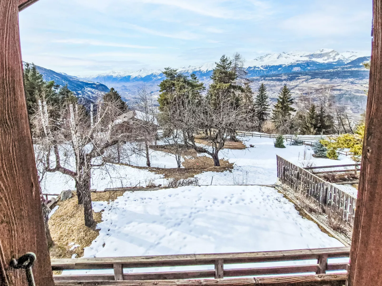 Chalet Le Rhônasson - Buiten