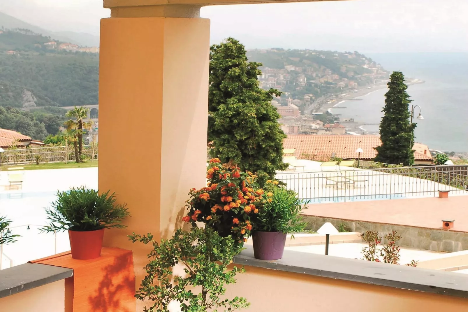 RESIDENCE VILLA BEUCA COGOLETO - TWO-ROOM APARTMENT 4 PAX SEA VIEW B4VM - Terrasbalkon