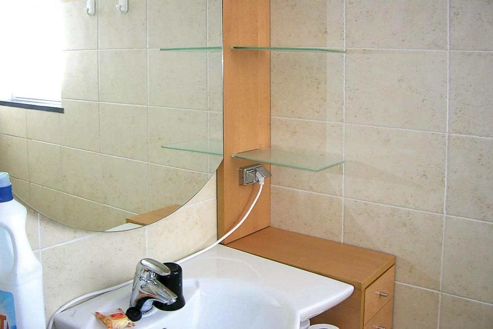 RESIDENCE VILLA BEUCA COGOLETO - TWO-ROOM APARTMENT 3 PAX B3 - Badkamer