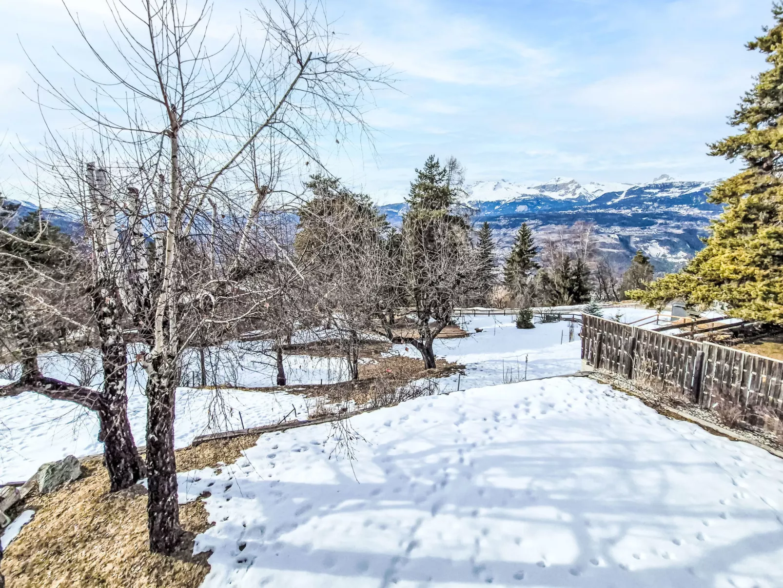 Chalet Le Rhônasson - Buiten