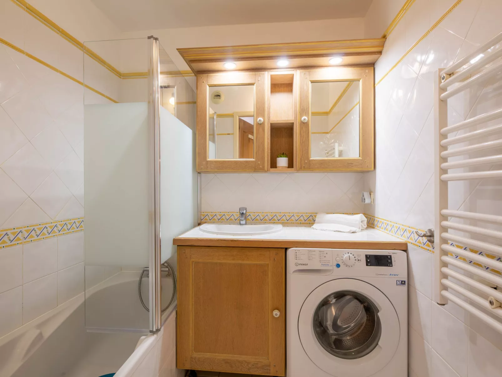 Les Pins Bleus - Binnen