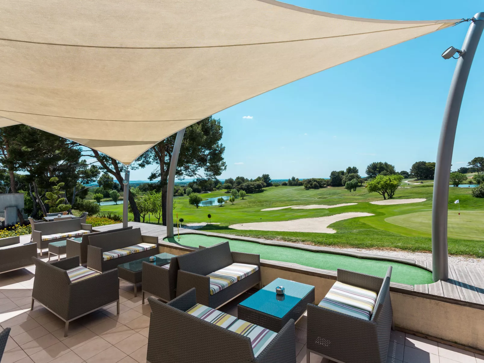 Provence Country Club - Binnen