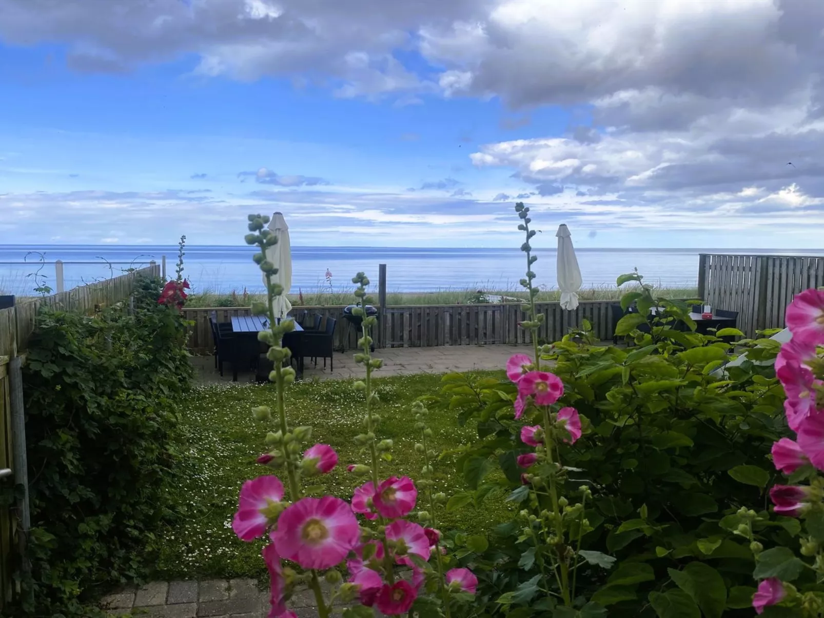 "Nedelko" - 20m from the sea - Buiten