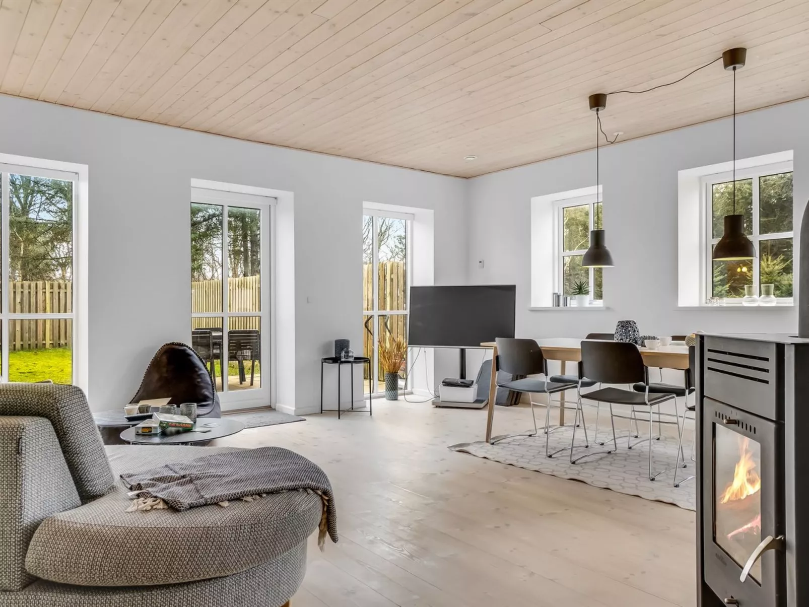 "Etly" - 246m from the sea