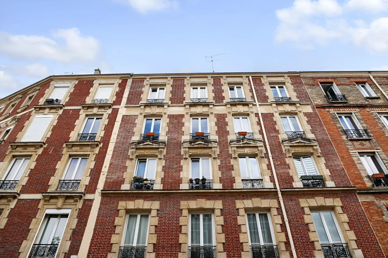 Mooi appartement vlakbij Parijs - Buitenkant zomer