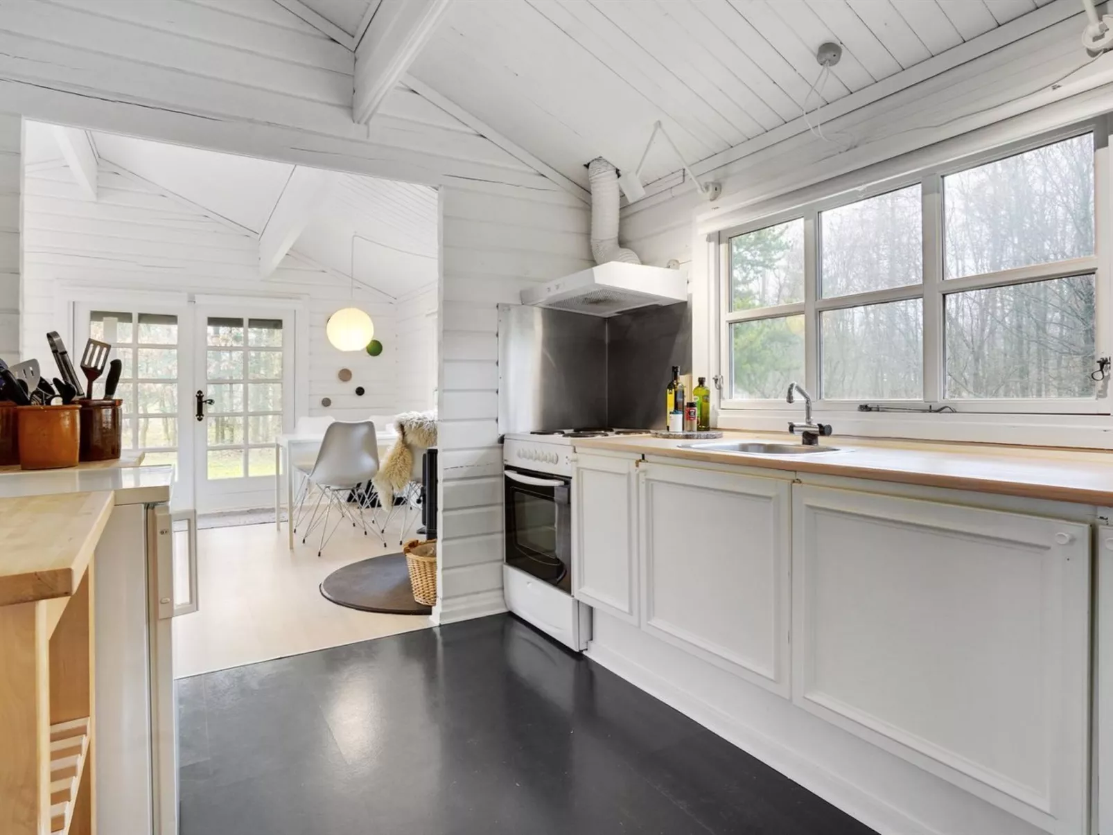 "Iulger" - 30km from the sea - Binnen