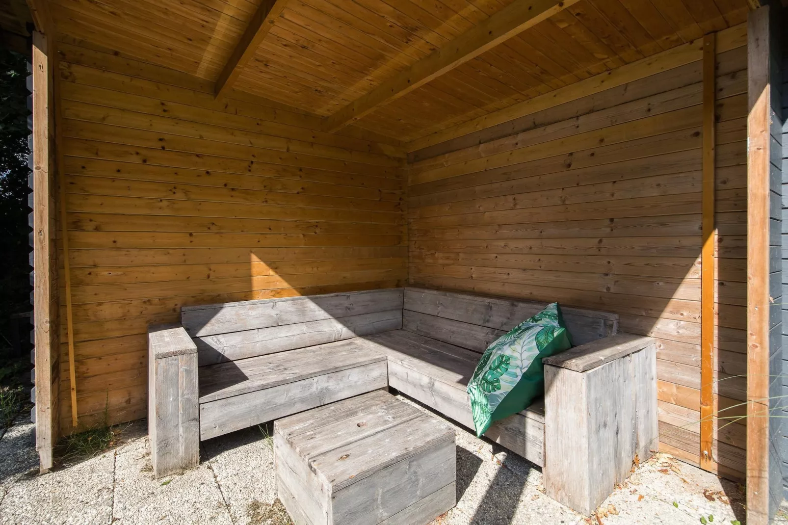 7 - Persoons Forest 217 Sauna Bungalow (copy) - Terrasbalkon