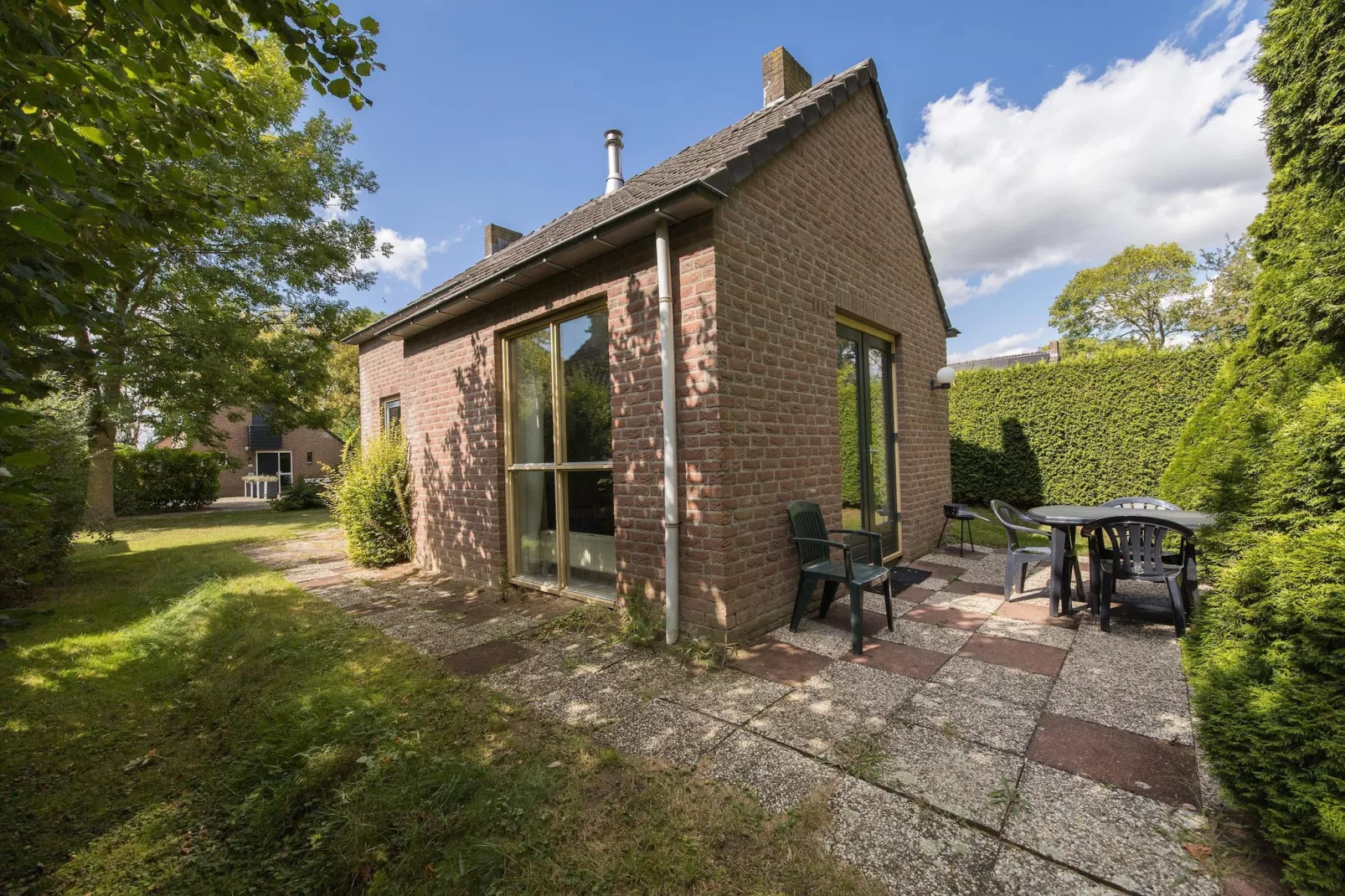 7 - Persoons Forest 217 Sauna Bungalow (copy) (copy) - Buitenkant zomer
