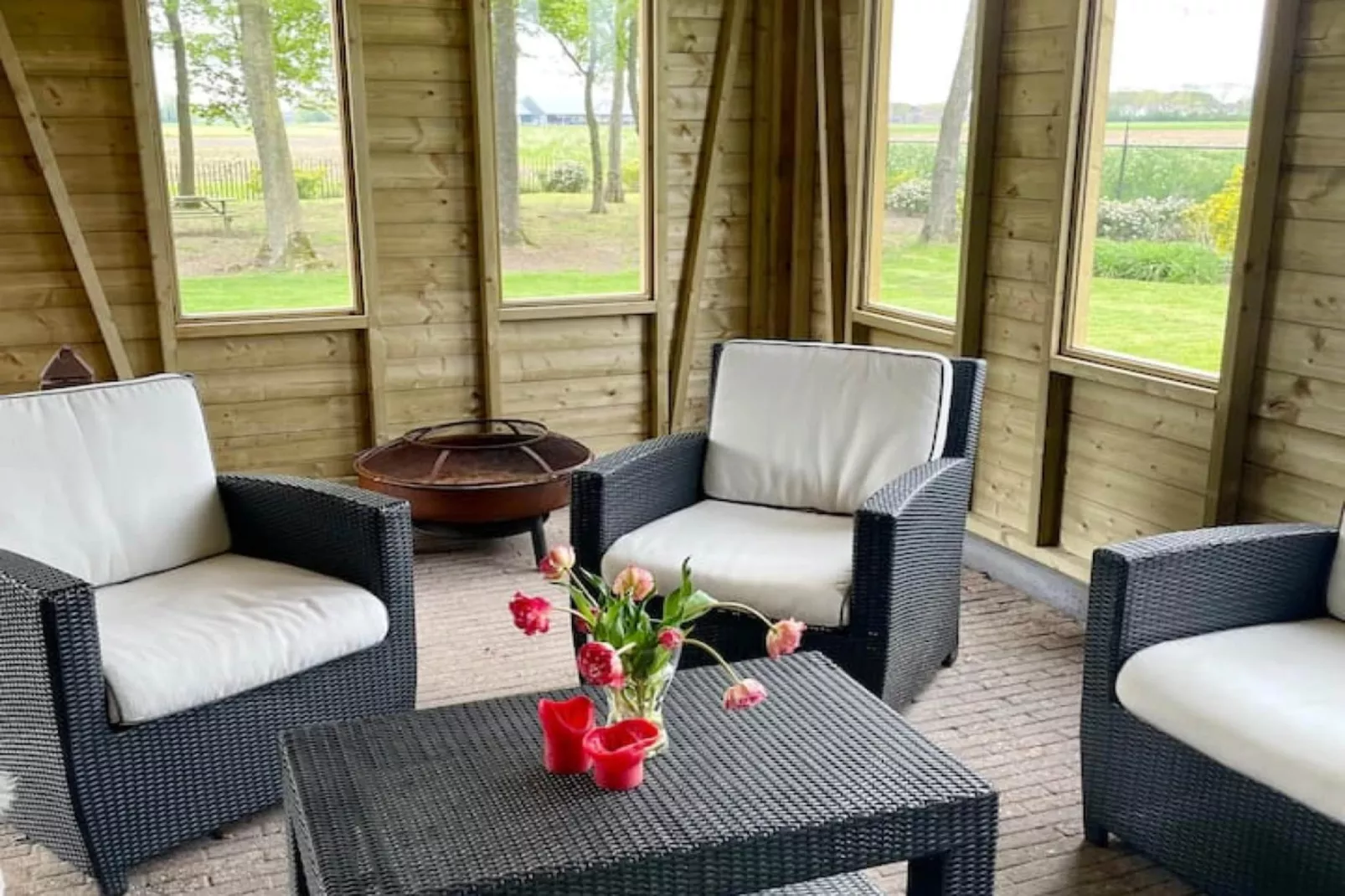 6 - Persons Forest Bungalow (copy) - Woonkamer