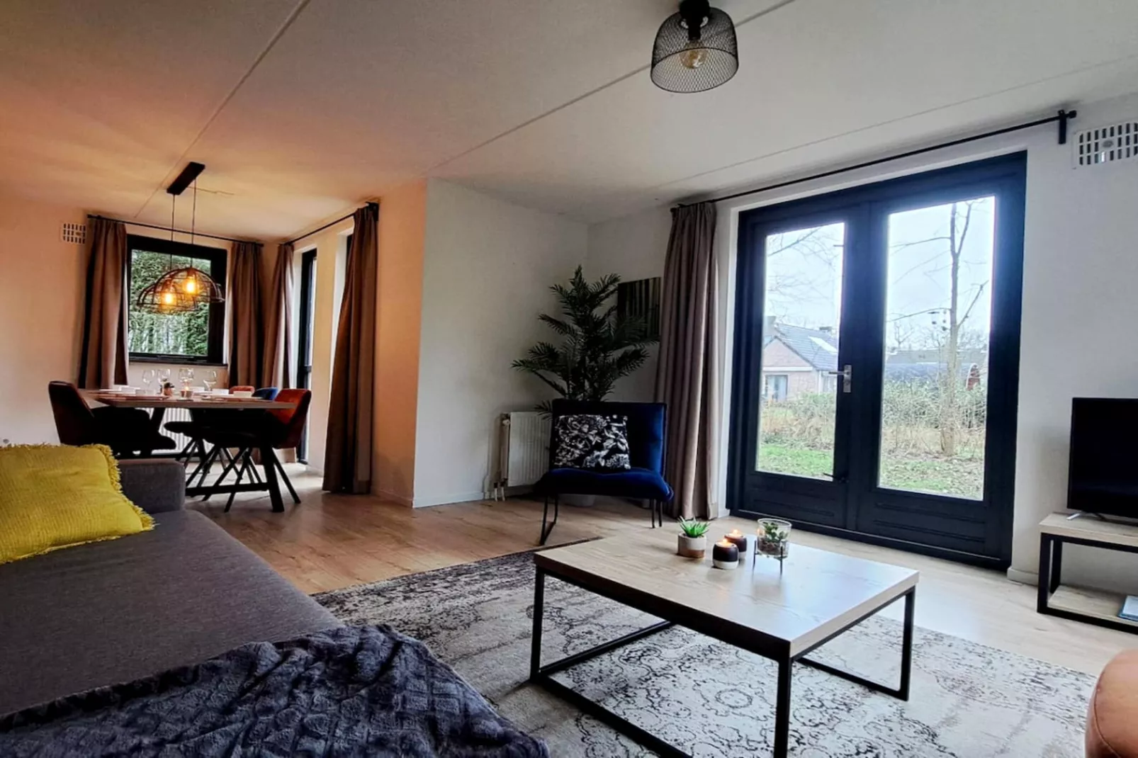 7 - Persoons Forest 217 Sauna Bungalow (copy) (copy) (copy) - Woonkamer