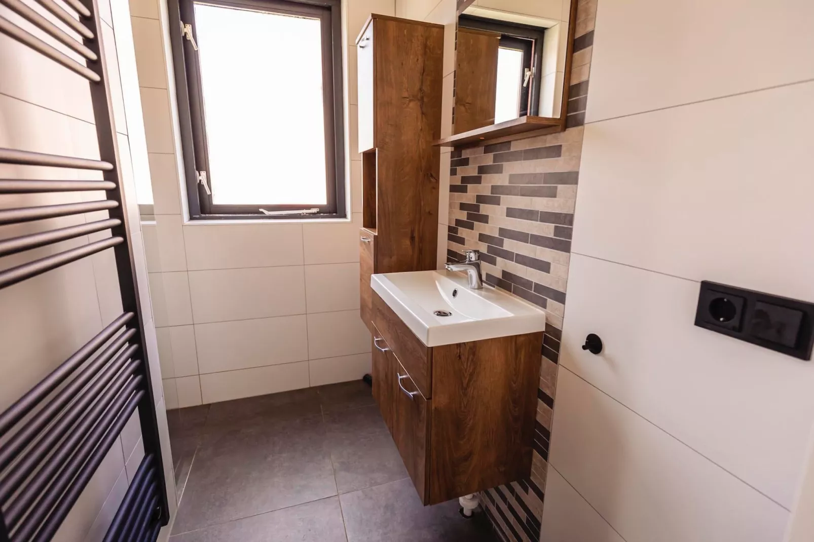 Vakantiepark 't Broeckhuys 3 - Badkamer